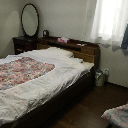 Guesthouse Cosmo Tokushima Exterior foto